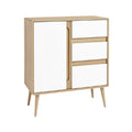 Moderne kast met witte deuren en houten poten